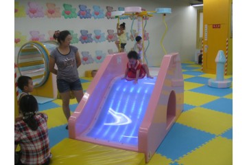 Playground manufactures Playground manufactures