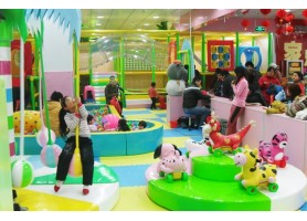 Can indoor playground be a companion for children in New Years E  Can indoor playground be a companion for children in New Years E