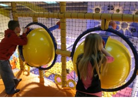 Indoor playground as educational assistant for parents