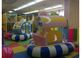 kids play bath balls & Slides at indoor playground