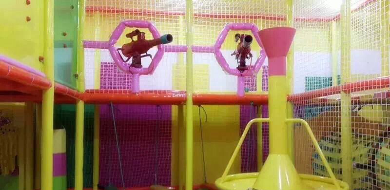 Kids play centre