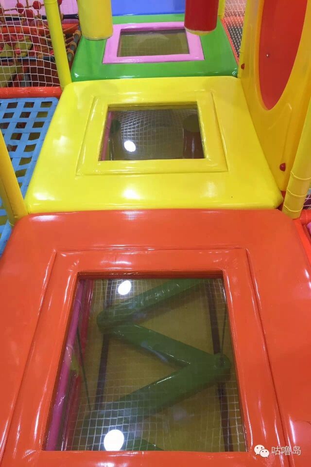 Kids play centre