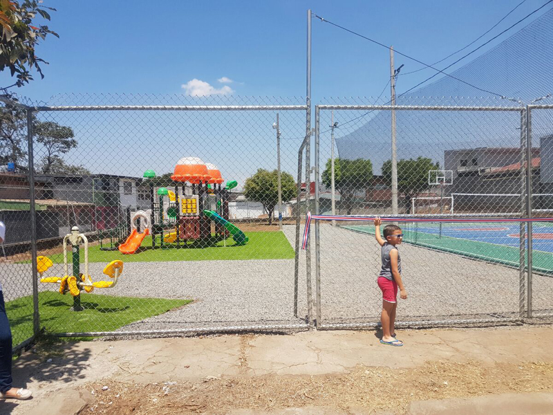 Outdoor play equipment installed in Costa rica