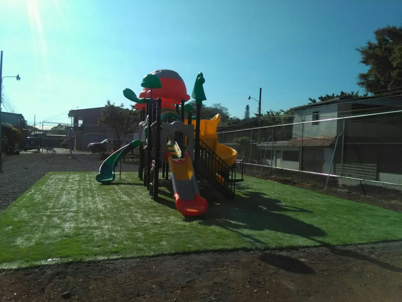 Outdoor play equipment installed in Costa rica