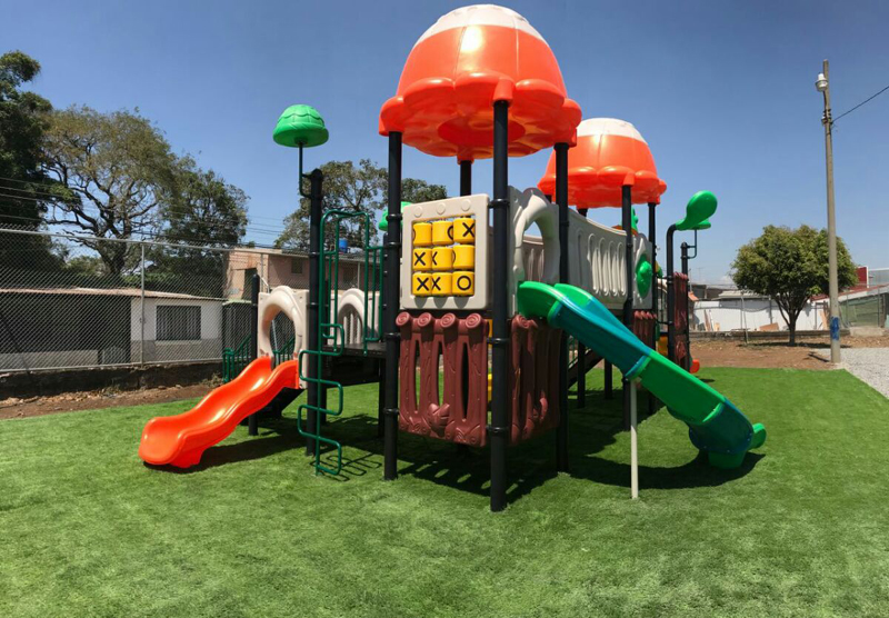 Outdoor play equipment installed in Costa rica