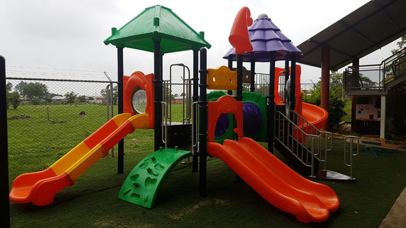 Outdoor play equipment installed in Costa rica